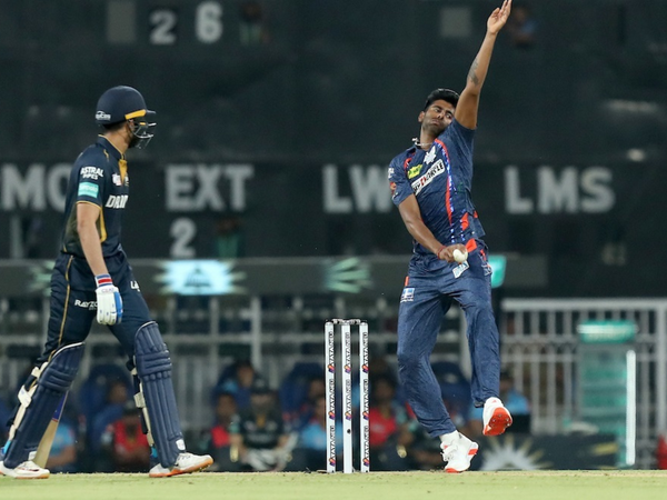 mayank-yadav-leaves-field-with-suspected-side-strain.Click to read full article.