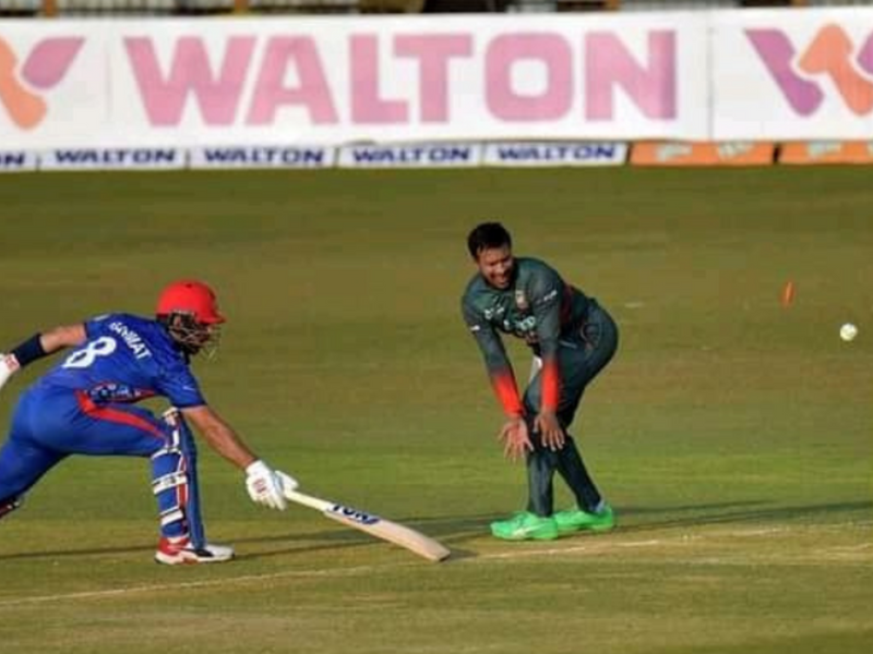 bangladesh-praised-for-withdrawing-run-out-appeal-after-shakib-explains-that-he-didnt-touch-the-ball.Click to read full article.