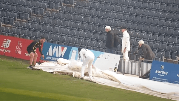 county-match-delayed-for-five-minutes-after-ball-is-lost-under-the-covers.Click to read full article.