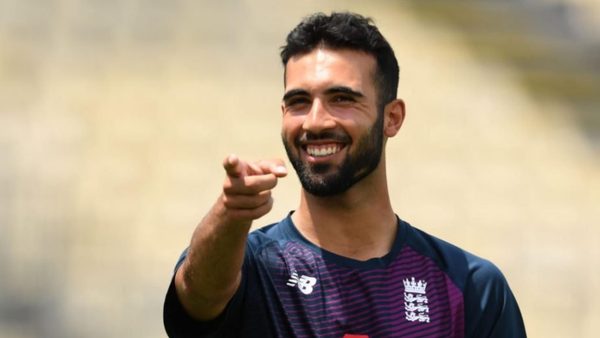 overton-mahmood-stone-receive-pace-bowling-contracts.Click to read full article.