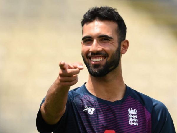 overton-mahmood-stone-receive-pace-bowling-contracts.Click to read full article.