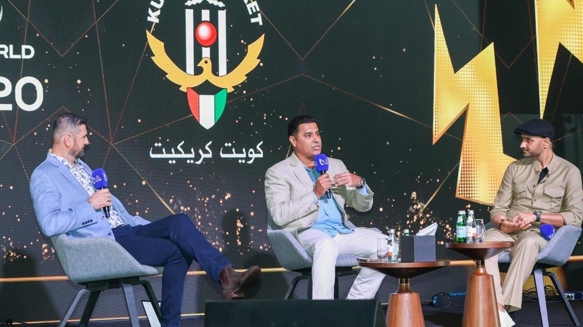 Simon Doull, Waqar Younis and Harbhajan Singh on stage at the 2025/26 ILT20 opening ceremony