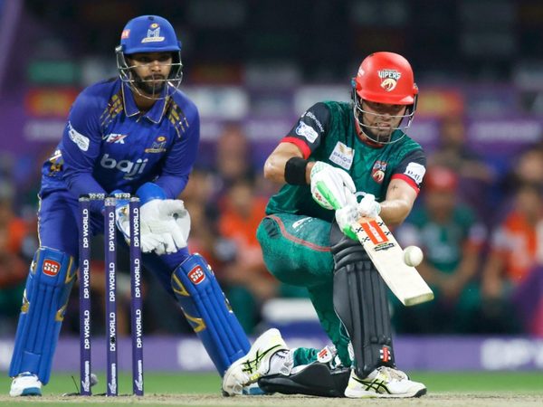 nicholas-pooran-pulls-out-stumping-slow-scoring-batter-max-holden-team-retires-him-immediately-after.Click to read full article.