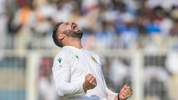 most-catches-in-a-test-innings-south-africa-star-equals-world-record-at-guwahati.Click to read full article.