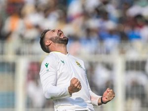 most-catches-in-a-test-innings-south-africa-star-equals-world-record-at-guwahati.Click to read full article.