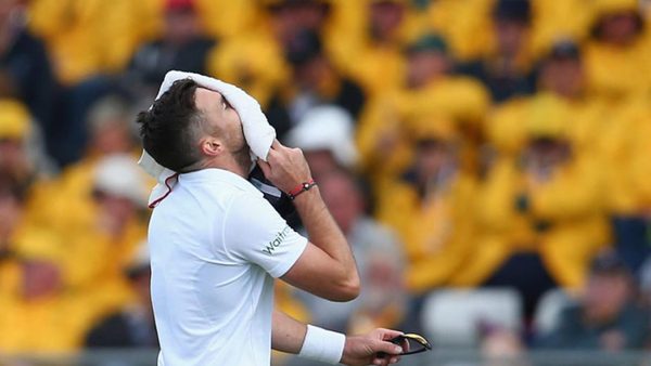 james-anderson-hit-in-the-face-by-a-golf-ball.Click to read full article.