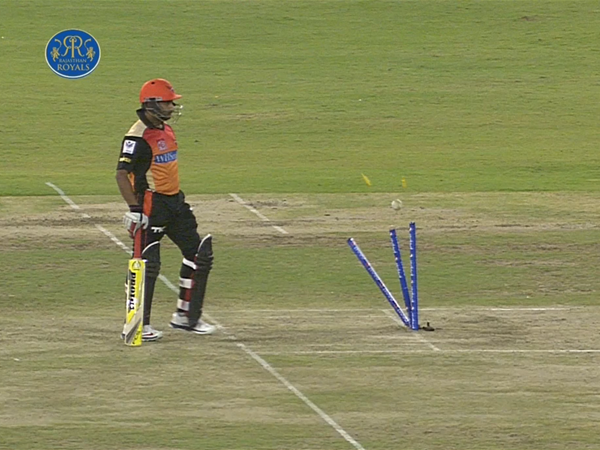 six-comedy-run-out-videos-you-need-to-watch-right-now.Click to read full article.