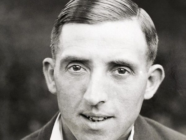 eddie-paynter-a-lancashire-giant-who-starred-in-the-ashes-almanack.Click to read full article.