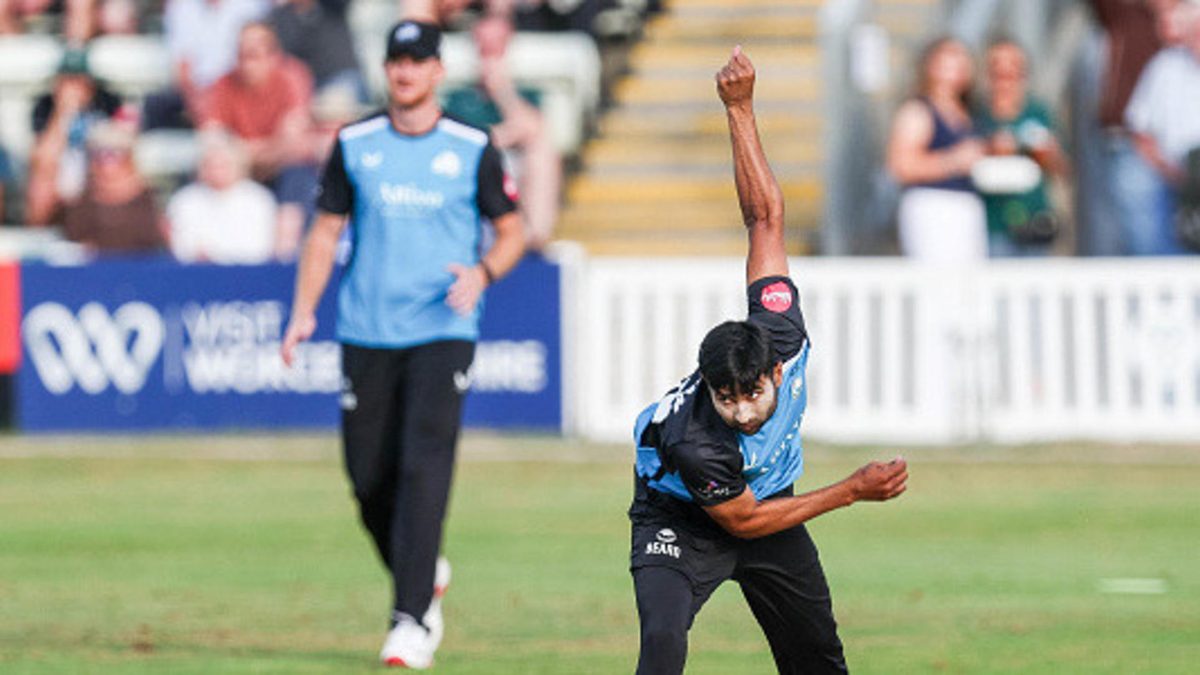 Khurram Shahzad of Worcestershire bowls during the Vitality T20 Blast match between Worcestershire Rapids and Nottinghamshire Outlaws at Visit Worcestershire New Road in Worcester, England, on July 17, 2025
