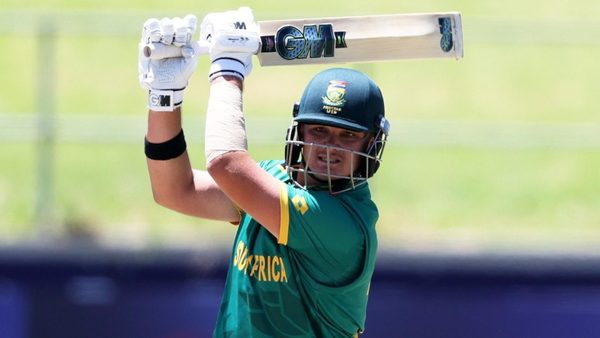 south-africas-teenage-wonderkid-lhuan-dre-pretorius-golden-duck-t20i-debut-zim.Click to read full article.