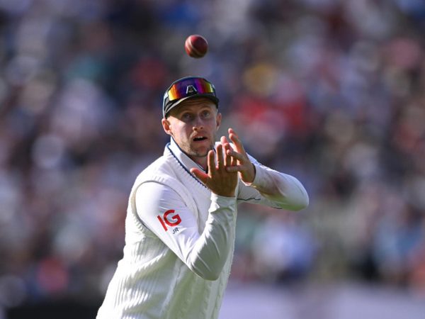 root-closes-in-on-dravid-list-of-fielders-with-the-most-test-catches.Click to read full article.
