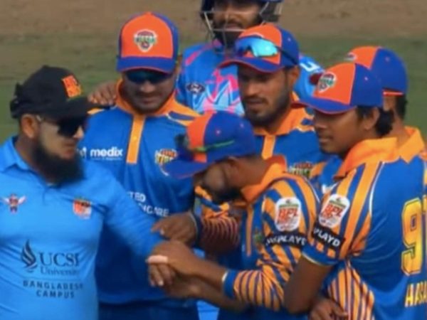 the-worst-golden-duck-in-history-bpl-player-gets-timed-out-recalled-and-then-dismissed-first-ball.Click to read full article.