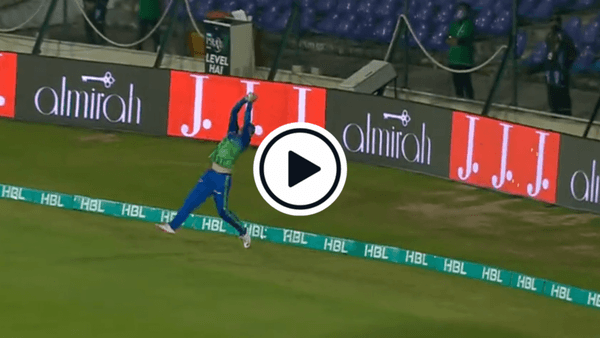 watch-tim-david-you-beauty-multan-sultans-fielder-takes-juggling-match-winning-catch-on-the-boundary.Click to read full article.