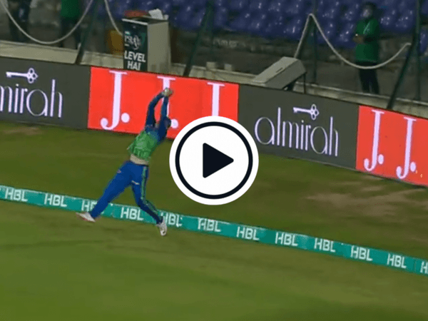 watch-tim-david-you-beauty-multan-sultans-fielder-takes-juggling-match-winning-catch-on-the-boundary.Click to read full article.