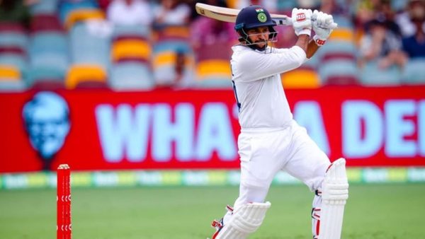 shardul-thakur-finally-shows-what-he-can-do-with-the-bat.Click to read full article.