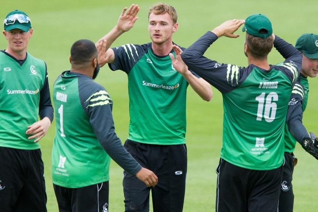 A definitive guide to choosing the right cricket clothing supplier