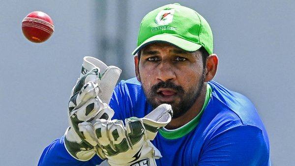 explained-why-sarfaraz-ahmed-kept-wicket-in-second-innings-of-rawalpindi-test-v-bangladesh.Click to read full article.