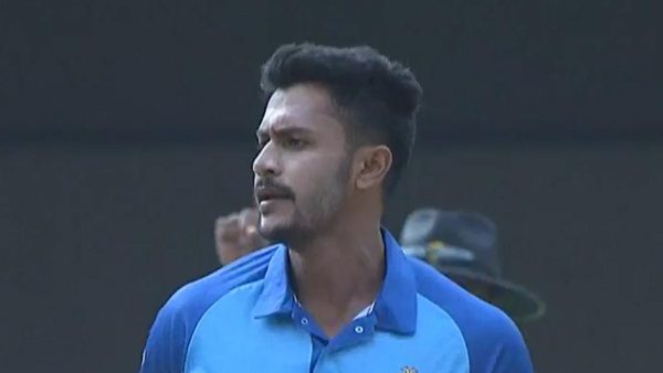 uncapped-indian-quick-vasuki-koushik-enters-all-time-top-two-of-list-a-bowling-averages.Click to read full article.