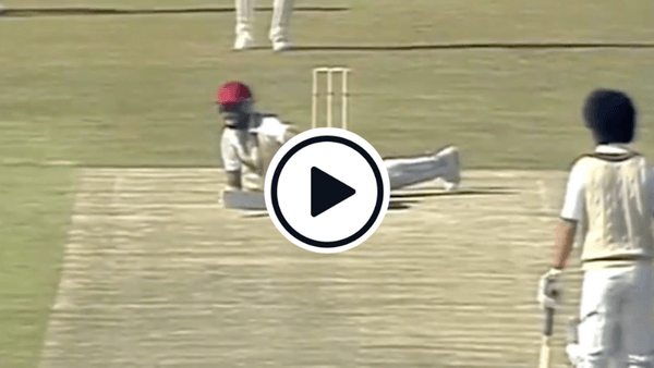 watch-the-first-ball-courtney-walsh-faced-in-test-cricket-is-absolutely-hilarious.Click to read full article.
