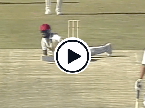 watch-the-first-ball-courtney-walsh-faced-in-test-cricket-is-absolutely-hilarious.Click to read full article.