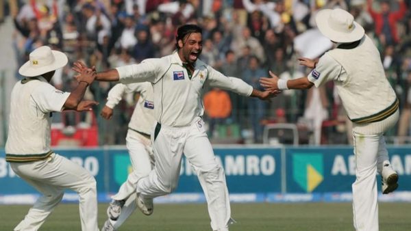 when-shoaib-akhtar-the-rawalpindi-express-at-a-canter.Click to read full article.