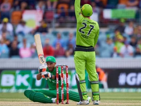 that-was-a-howler-umpiring-errors-prompt-calls-for-bbl-to-introduce-drs.Click to read full article.