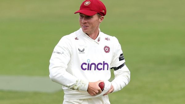australia-batter-nathan-mcsweeney-stakes-claim-for-test-recall-with-fourth-ton-of-county-season.Click to read full article.