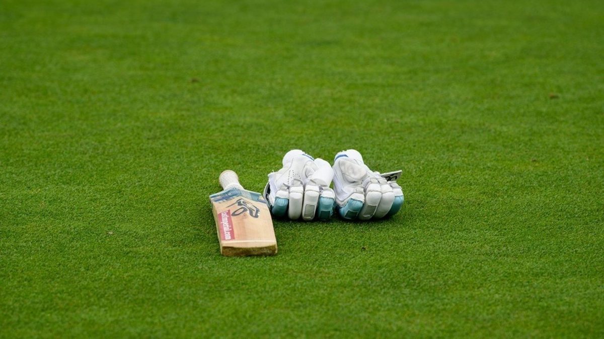 oldest to play international cricket