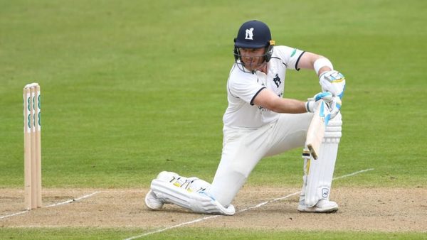 ian-bell-county-championship-knee-injury.Click to read full article.