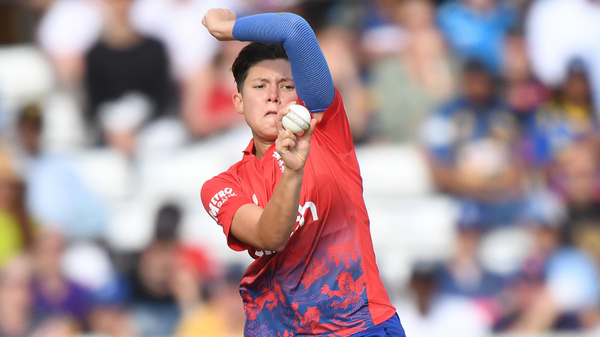 Issy Issue England’s Issy Wong gamble backfires as run-up issues resurface