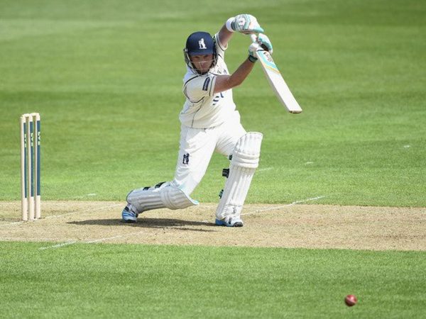 the-coachs-coach-peter-moores-keeping-the-ball-on-the-ground.Click to read full article.