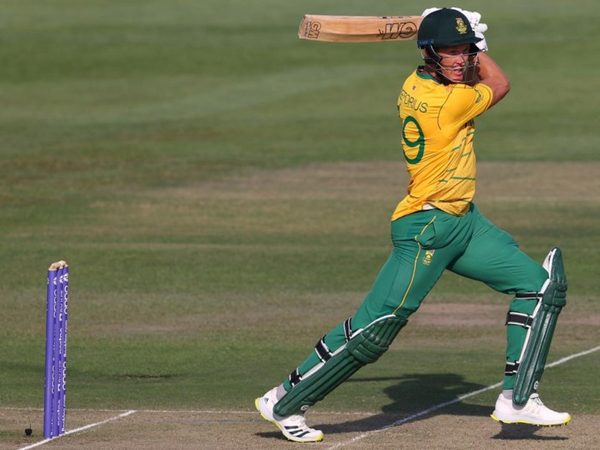 206-4-60-balls-south-africa-all-rounder-dwaine-pretorius-first-ever-200-plus-t10-canada-super-60.Click to read full article.