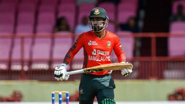 litton-das-run-out-after-fielder-drops-catch-while-celebrating-but-should-misapprehension-law-have-saved-him.Click to read full article.