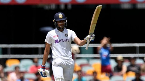 how-can-he-not-have-one-with-that-pull-shot-shubman-gills-sponsor-less-bat-invites-reactions.Click to read full article.