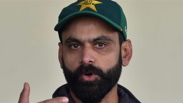 mohammad-hafeez-self-isolates-after-taking-picture-with-90-year-old-woman.Click to read full article.