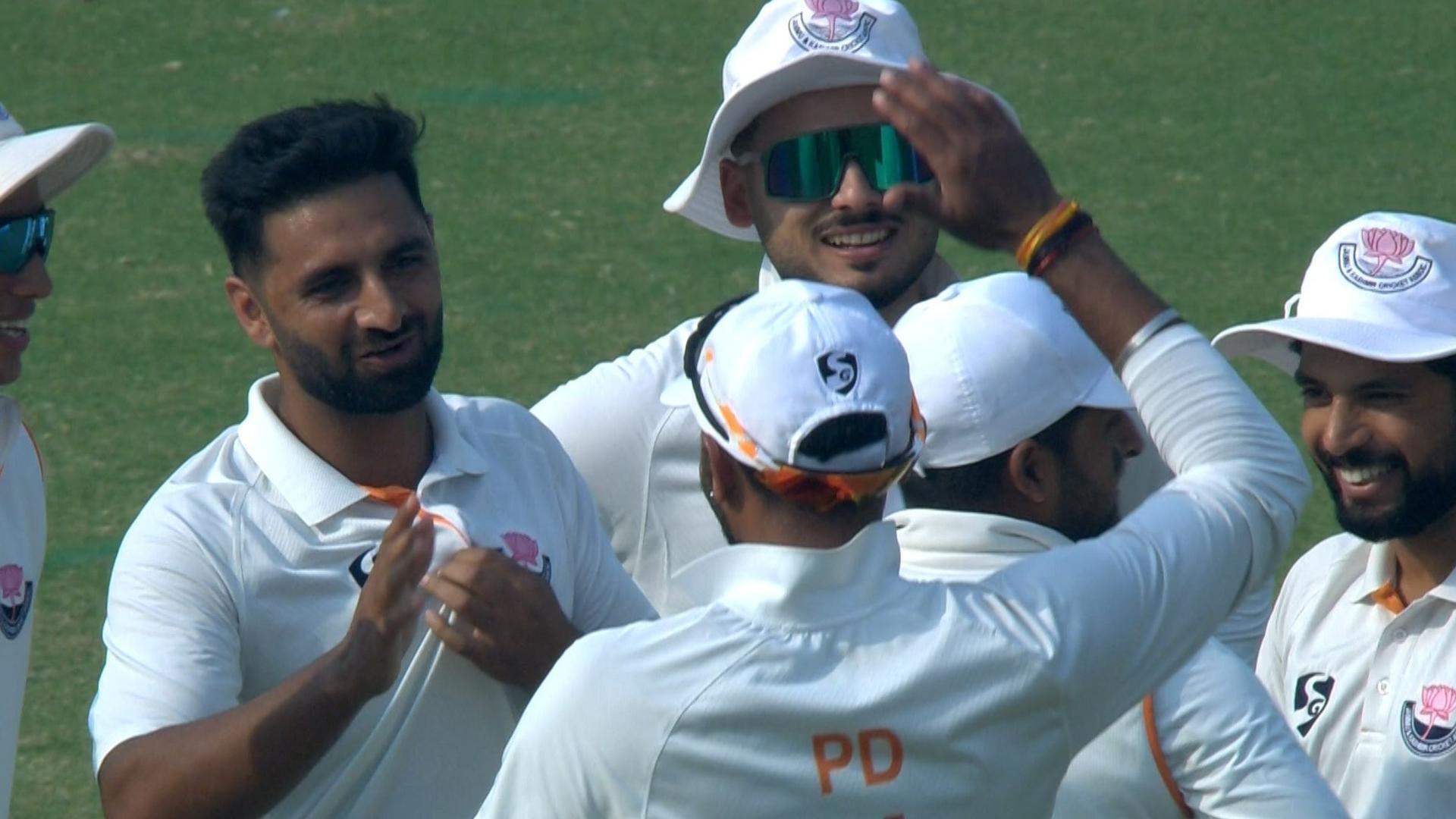 Perempat Final Piala Ranji: Indian Quick In Red-Hot yang Belum Tercapai Mengambil Hasil Tujuh Gawang Kedua Musim Ini