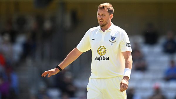 could-ollie-robinson-win-back-his-england-test-place-this-summer.Click to read full article.
