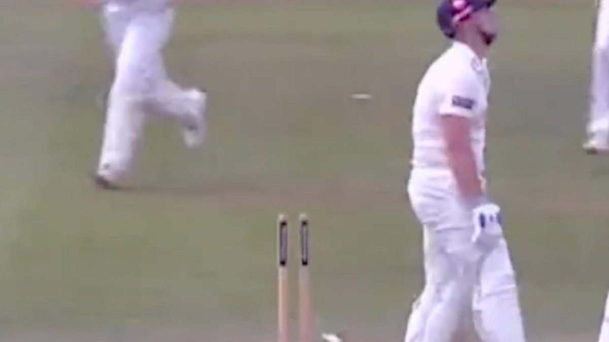 Alex Lees out before start of play against Somerset