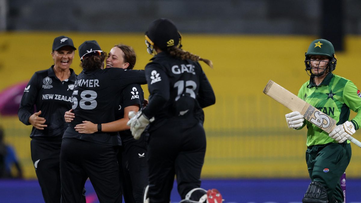 Eden Carson of New Zealand celebrates with team mate Georgia Plimmer after taking the wicket of Natalia Pervaiz of Pakistan during the ICC Women's Cricket World Cup India 2025 match between New Zealand and Pakistan at R. Premadasa Stadium on October 18, 2025 in Colombo, Sri Lanka