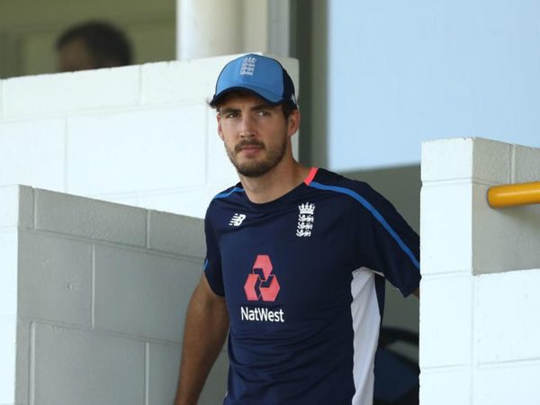 steven-finn-heading-home-ashes-knee-injury.Click to read full article.