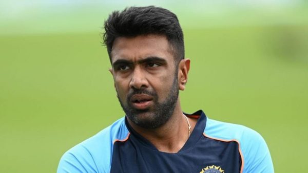 am-i-a-disgrace-like-morgan-said-i-was-of-course-not-ashwin-hits-back-at-morgan-southee-with-elaborate-twitter-statement.Click to read full article.