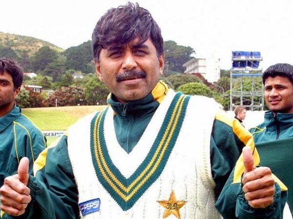 i-apologise-for-my-words-miandad-takes-back-imran-tirade-after-nephew-gets-pcb-coaching-job.Click to read full article.