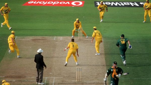 my-favourite-photo-flemings-strike-makes-a-turkey-of-donald.Click to read full article.