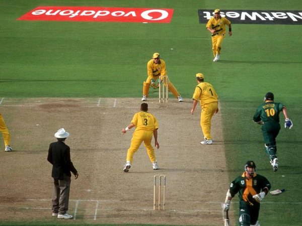 my-favourite-photo-flemings-strike-makes-a-turkey-of-donald.Click to read full article.