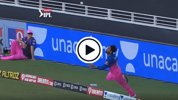 watch-rahul-tewatia-completes-spectacular-juggling-boundary-catch.Click to read full article.