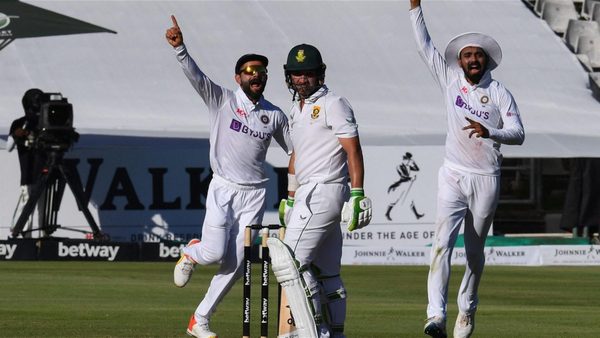 cricviz-bounce-angle-for-overturned-dean-elgar-ashwin-lbw-not-unusual.Click to read full article.