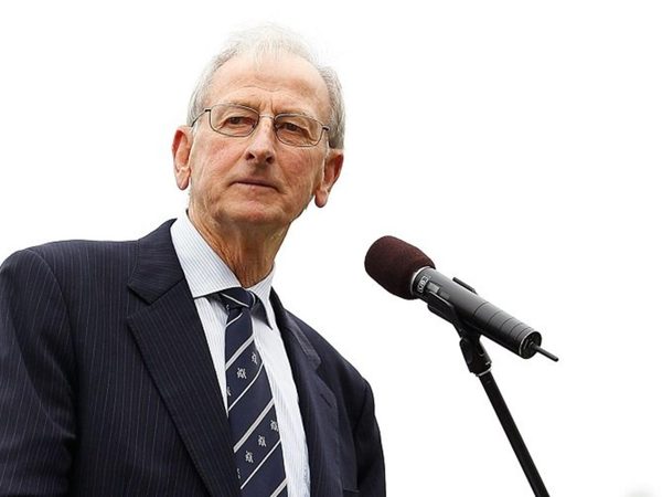 bill-lawry-stout-hearted-modest-splendid-team-man-almanack.Click to read full article.