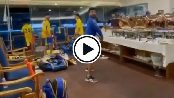 watch-ravindra-jadeja-imitates-graeme-smith-batting-stance-in-csk-dressing-room.Click to read full article.