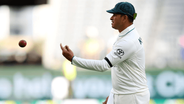 usman-khawaja-reprimanded-by-icc-for-wearing-black-armband-in-perth-test.Click to read full article.