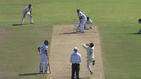 new-zealand-keeper-adopts-bizarre-leg-side-position-for-spinner-during-galle-test.Click to read full article.